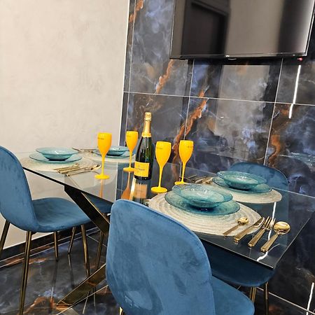 Apartamento La Dimora Di Pulcinella Nápoles Exterior foto