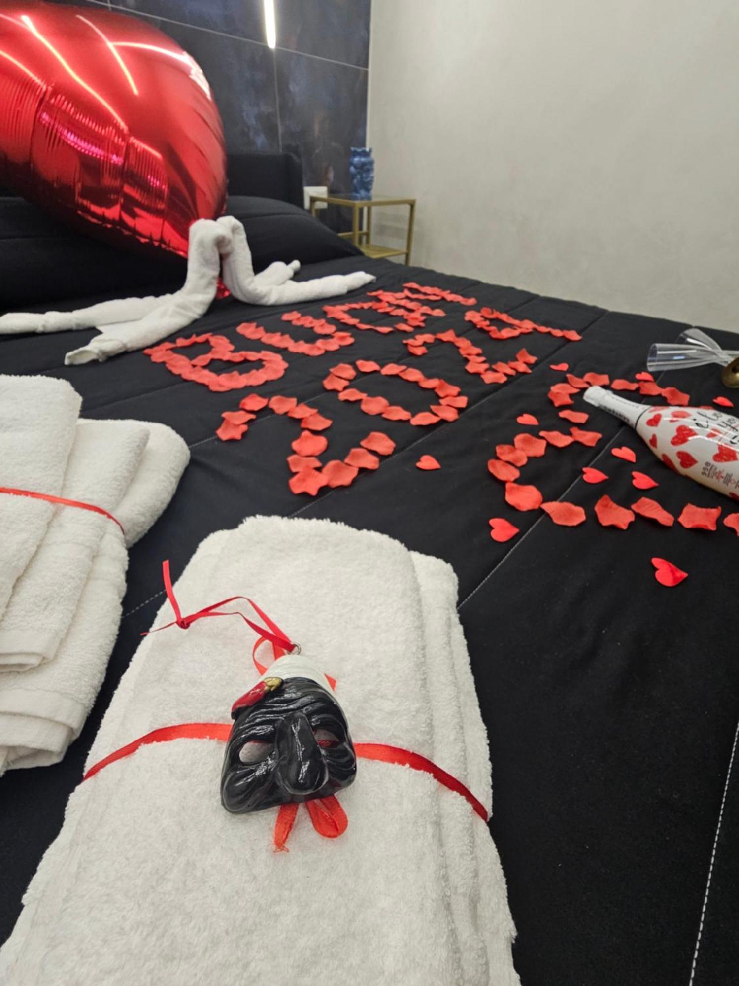 Apartamento La Dimora Di Pulcinella Nápoles Exterior foto